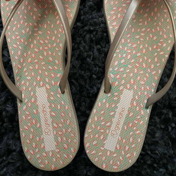 Grendha flower sandals 6 - Picture 4 of 5